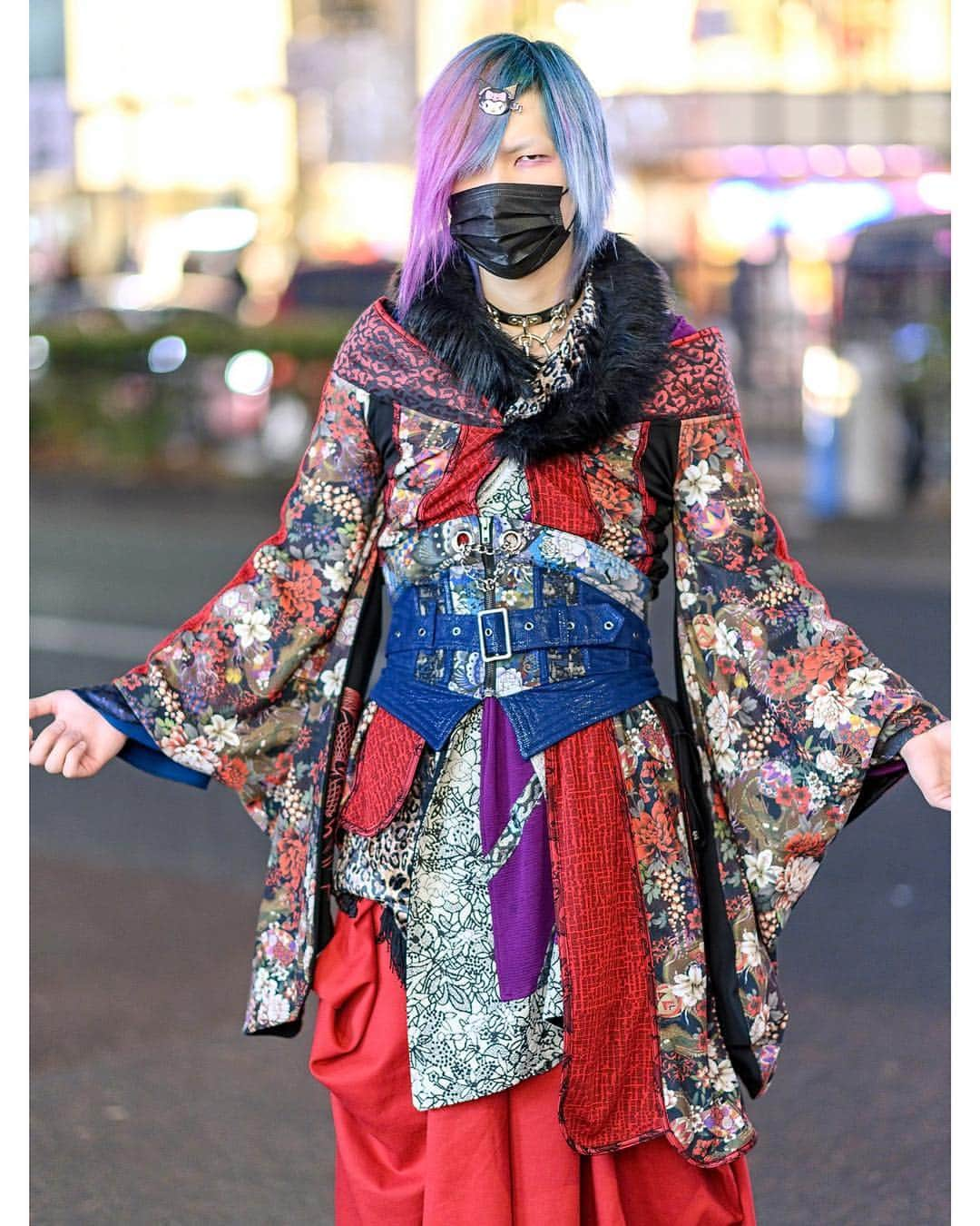 Harajuku Japanさんのインスタグラム写真 - (Harajuku JapanInstagram)「Desuko on the street in Harajuku wearing a colorful kimono from @QutieFrash with a corset belt, face mask, o-rings choker, and platform boots.」3月18日 10時07分 - tokyofashion