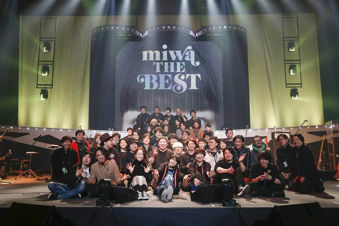 miwaさんのインスタグラム写真 - (miwaInstagram)「miwa THE BESTツアー30公演無事終了。武道館最高だった！応援してくださったみなさま、心より感謝申し上げます！miwaバンド、miwaスタッフ、miwaファン、みんなで奏でたライブ！ありがとう！みんなは私の光。」3月18日 10時30分 - miwa_official_38