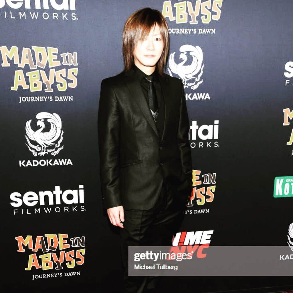 浅葉智さんのインスタグラム写真 - (浅葉智Instagram)「A pic from the red carpet premiere of the amazing film #madeinabyss presented by @sentaifilmworks  #vip #anime #premiere #redcarpet  #guitarist #movie #musician #lalive #regalcinema」3月18日 16時02分 - tomoasaha_official