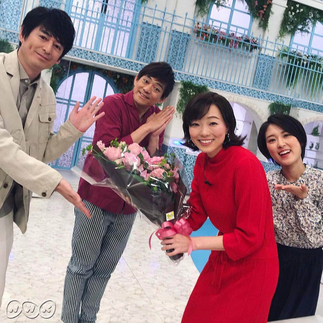 あさイチさんのインスタグラム写真 - (あさイチInstagram)「雨宮アナがあさイチ最後の出演‼️ あっという間の3年間💖 みなさま本当にありがとございました🎉  #次のページにメッセージもあるよ！ #牧瀬里穂 さん #ミッツ・マングローブ さん #博多華丸大吉 さん #雨宮萌果 アナウンサー #近江友里恵 アナウンサー」3月18日 10時36分 - nhk_asaichi