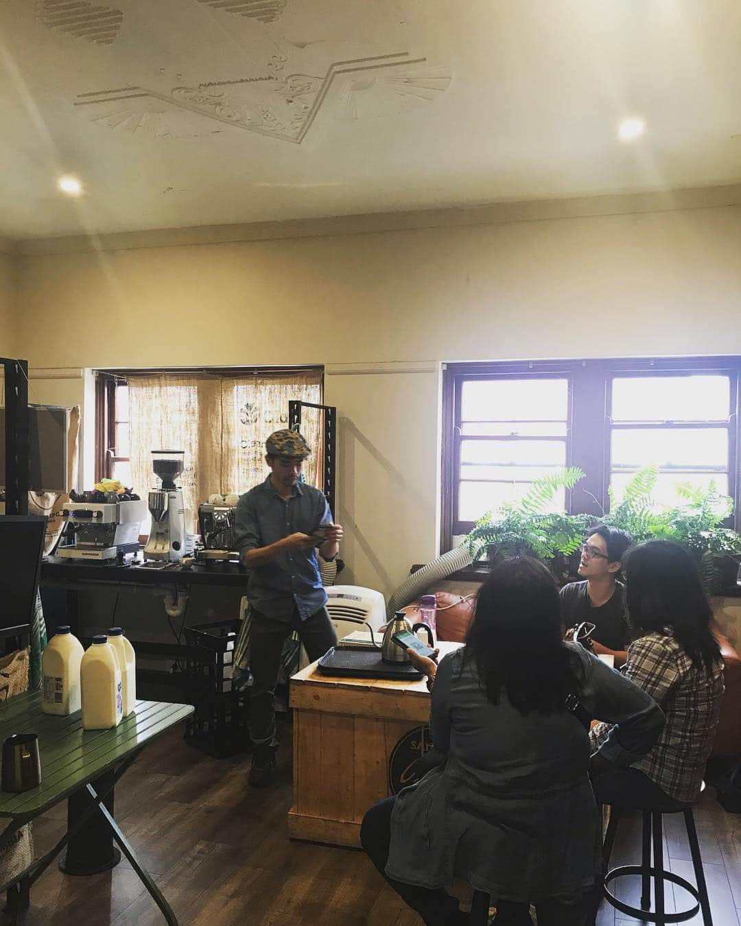 goodcoffeemeさんのインスタグラム写真 - (goodcoffeemeInstagram)「Over to Oakleigh - advanced latte art, workshops and good coffee 👍🏻 @vja  #goodcoffee_oakleigh #goodcoffee_melbourne #coteterra #latteart」3月18日 10時43分 - goodcoffeeme