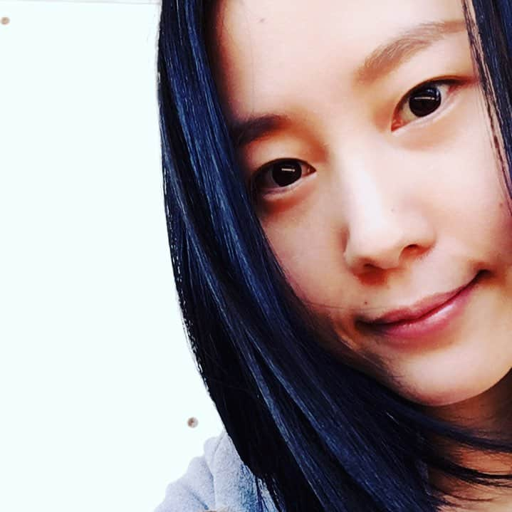 中嶋佳子さんのインスタグラム写真 - (中嶋佳子Instagram)「今日から二日間の現場。朝から終電までガッツリですが…なんと！衣装がウェディングドレス(*´∀｀*) 自分の結婚式以来着てないのでなんだか気分が上がります！こんな仕事してないと着る機会は基本一生に一度ですもんね。 色んな意味で初心に戻って頑張ってきます笑 #ほぼスッピン #ほぼスッピンで失礼します  #中嶋佳子 #女優 #役者 #actor @yoshiko_world #japaneseactors #ウェディングドレス #人生二度目 #撮影」3月18日 10時52分 - yoshiko.nakashima