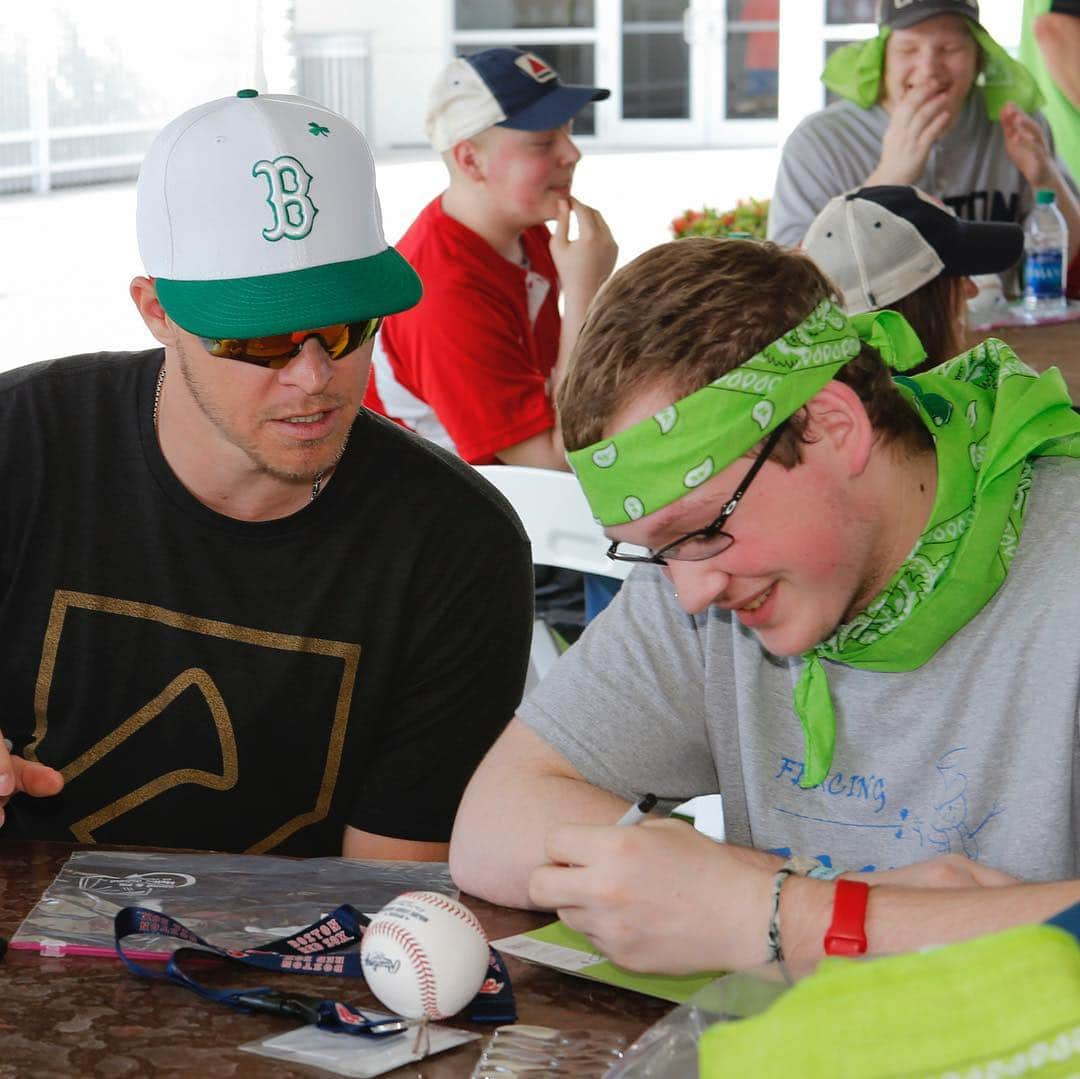 ボストン・レッドソックスさんのインスタグラム写真 - (ボストン・レッドソックスInstagram)「Easily our favorite weekend of #SoxSpring! Thanks to @thejimmyfund teens for hanging with us!」3月18日 11時03分 - redsox