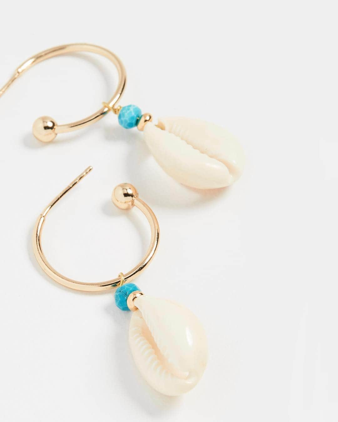 シャシさんのインスタグラム写真 - (シャシInstagram)「⠀⠀ ⠀⠀ ⠀⠀ ⠀⠀The Carolina Earring⠀⠀⠀⠀ ⠀⠀ ⠀⠀⠀⠀ ⠀⠀ ⠀⠀⠀⠀⠀ ⠀⠀⠀ ⠀⠀18K Vermeil Hoop⠀⠀ ⠀⠀ ⠀⠀ ⠀⠀ ⠀⠀ ⠀⠀ ⠀⠀ ⠀⠀⠀ ⠀Genuine Turqouise Gemstone, Shell ⠀⠀ ⠀ ⠀⠀ ⠀⠀ ⠀⠀ ⠀Handmade in America , by our local Artisans」3月18日 11時03分 - shashinyc