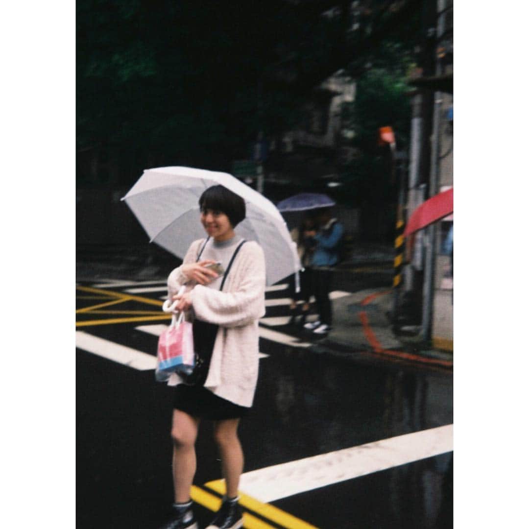 鎌田紫央のインスタグラム：「雨女ま〜〜な〜⛱あ〜ほんとうにかわいいね！ 📷:私  #台湾」