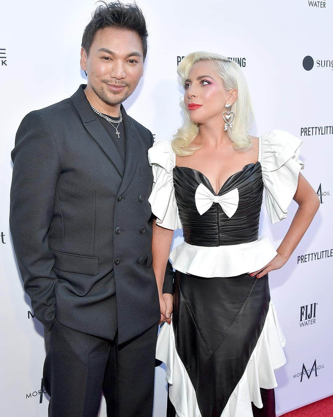 Just Jaredさんのインスタグラム写真 - (Just JaredInstagram)「@ladygaga in @rodarte steps out to honor longtime hairstylist @fredericaspiras with the Hairstylist of the Year Award at the @dailyfrontrow Fashion Awards! #LadyGaga #Rodarte #FredericAspiras #TheDailyFrontRow Photos: Getty」3月18日 11時48分 - justjared