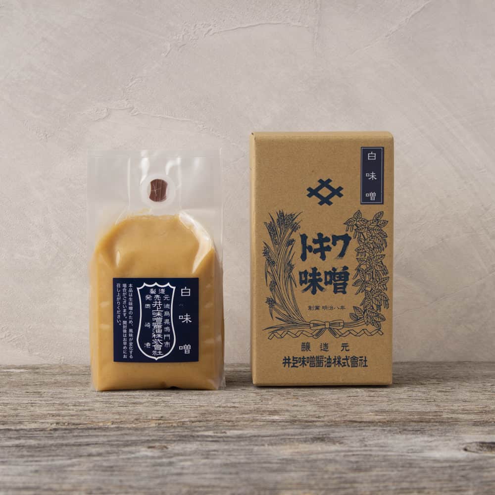 Komerco-コメルコ-さんのインスタグラム写真 - (Komerco-コメルコ-Instagram)「. 美味しい白味噌とオリーブオイルでつくる 子どもから大人までみんな喜ぶサラダ✨ . 使用したのは、140年のあいだ伝統の製法と味を継承しつづけている #井上味噌醤油 の白味噌です。徳島にある販売店には、近隣の常連客はもちろん、遠く県外からもこの味噌を求めて訪れるお客様が後をたたないのだそう👀 ふっくら炊き上げた国産大豆の旨味を味わえる白味噌は、甘すぎず、上品な風味が料理に使いやすいと評判です。 糀がもつ天然の甘味や旨味は、料理はもちろんお菓子・ホワイトソースの隠し味にも😋 . 画像一枚目は、クックパッドの人気レシピ作者 さとみわさん( @miwa.kaneko )に考案していただきました。ステキなレシピと写真をありがとうございます💓詳しいレシピを知りたい方は、クックパッドにてレシピID（5342332）で検索してみてくださいね🔎 . ------------------------------- . 井上味噌醤油 / 白味噌 . ▷こちらの作品はKomercoアプリでクリエイターから直接ご購入いただけます。 アプリ内「さがす」で「井上味噌醤油」と検索してください🔎」3月18日 12時00分 - komerco_official