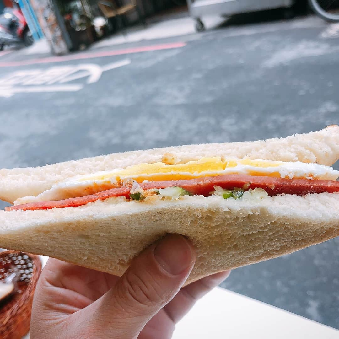 イ・ジョンジンさんのインスタグラム写真 - (イ・ジョンジンInstagram)「맛있는 아침 식사~^^ #taiwan」3月18日 12時18分 - jung.jin.lee_