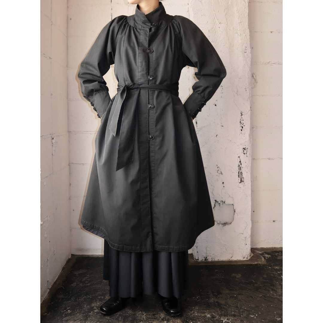 吉祥寺 古着屋 Orfeoのインスタグラム：「Vintage Stand Collar Coat  #Orfeo #Kichijoji #Tokyo #vintage #used #fashion #coodinate #outfits  掲載商品のお問い合わせはメールにて承っております。コメント、DMでのお問い合わせは受け付けておりませんのでご了承ください。」