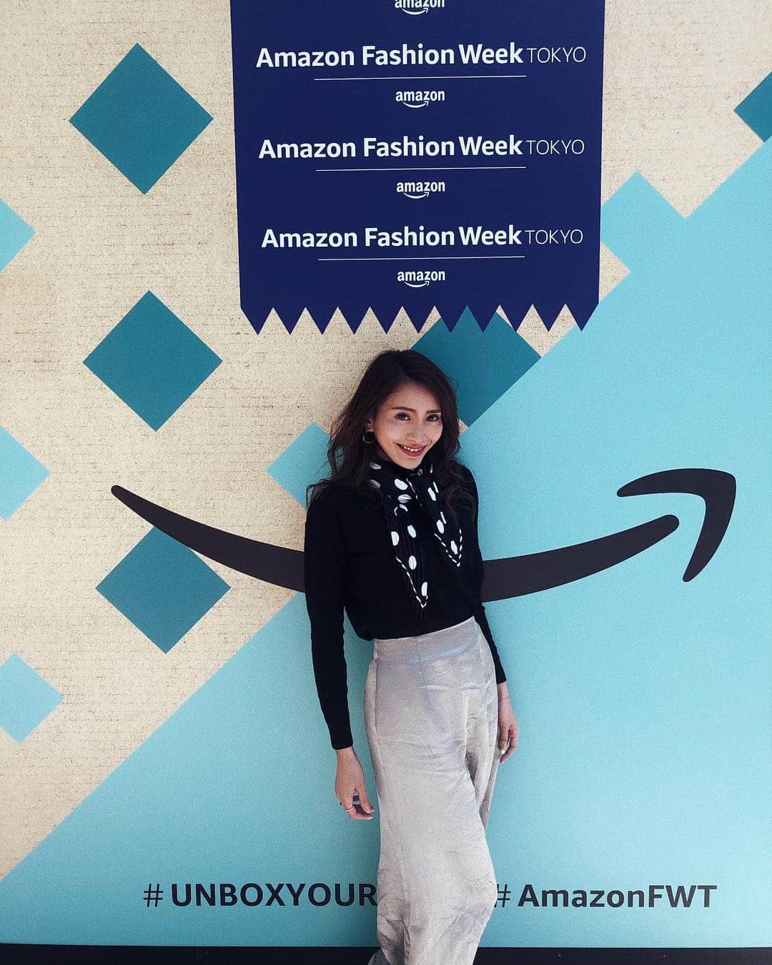 のインスタグラム：「✈︎ 今回もAmazon Fashion Week TOKYOへ～🧡❤️ 前にランウェイも歩いて大好きなFashion Week🧡今回も色々勉強したいな✍️ブース可愛かった❤️3/23まで🥰 ・ ・ #UNBOXYOURSTYLE #AmazonFWT #ootd #コーデ #モデル #ファッション #travel #旅行 #化粧  #model #coordinate #ヨガ #yoga  #東京 #fashion  #tokyo #trip #travel #tbt #hawaii #waikiki #official #客室乗務員 #インスタ映え #surfing #サーフィン  #ダイエット #おしゃれさんと繋がりたい」