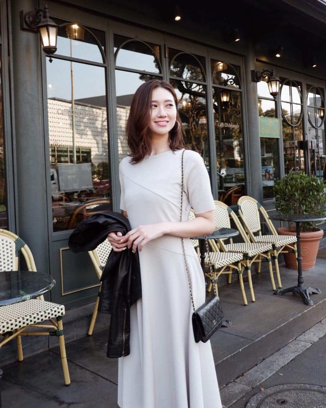 のインスタグラム：「今日もいい天気🥰✨ ㅤㅤㅤㅤㅤㅤㅤㅤㅤㅤㅤㅤㅤ この前は久々に代官山へ🤤 ここのカフェ好きなんだよなぁ〜☺️✨ ㅤㅤㅤㅤㅤㅤㅤㅤㅤㅤㅤㅤㅤ ㅤㅤㅤㅤㅤㅤㅤㅤㅤㅤㅤㅤㅤ いよいよ、3/20〜24はパルコカード10%OFF❤️ 私が着てるワンピースは池袋限定で先行発売されます🥰💓💓(渋谷店も21日先行発売) 半袖で裾もアシンメトリーのデザインでめちゃくちゃ可愛い一枚🥺 こんな楽なワンピース重宝すること間違いなし🤦‍♀️💓 ㅤㅤㅤㅤㅤㅤㅤㅤㅤㅤㅤㅤㅤ ㅤㅤㅤㅤㅤㅤㅤㅤㅤㅤㅤㅤㅤ ①パルコカードご利用で2buy10%OFF❣️ ②パルコカードお持ちでない方もアウターどれでも+1点で¥2,000OFF❣️ (①と②両方は不可。お得な方どちらか適用。) お取り置きもどんどん行ってますので、是非お電話でもお待ちしております😘 ㅤㅤㅤㅤㅤㅤㅤㅤㅤㅤㅤㅤㅤ ㅤㅤㅤㅤㅤㅤㅤㅤㅤㅤㅤㅤㅤ #rienda」