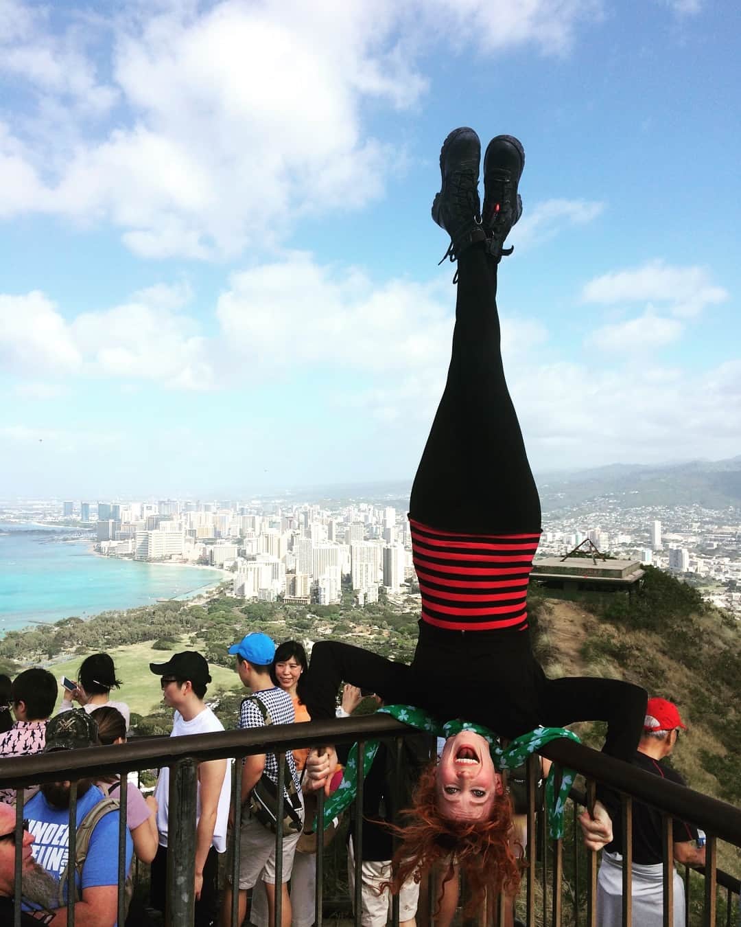 ボニー・モーガンのインスタグラム：「Happy St Patrick’s day from the top of a very different green isle!🍀 🌈💚 #adventuresofbendybonnie #stpatricksday #aloha #balancingact #topoftheworld #redhead #bonnielass #diamondheadcrater #bendybonnie」