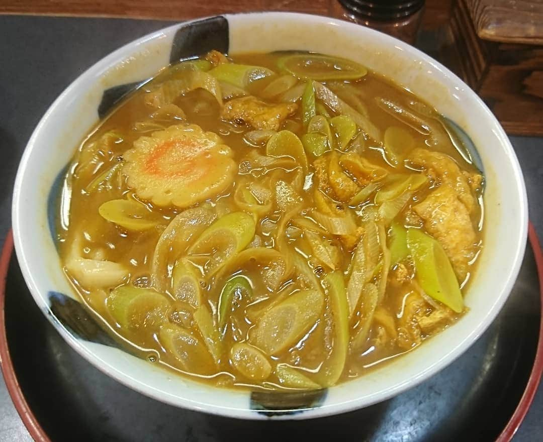 松本康太さんのインスタグラム写真 - (松本康太Instagram)「『カレーうどん』名古屋の「有伝亭 匠」と言うお店♪11時15分～13時50分 の短い時間だけしかやってないのです。とてもお出汁がきいていて美味しい♪あっさり系のカレーうどん(^o^)/旨い！  #名古屋飯 #カレーうどん #有伝亭匠 #うどん #うどん屋 #名古屋 #お出汁 #レギュラー松本 #あるある探検隊」3月18日 13時46分 - aruarutankentai.matsumoto