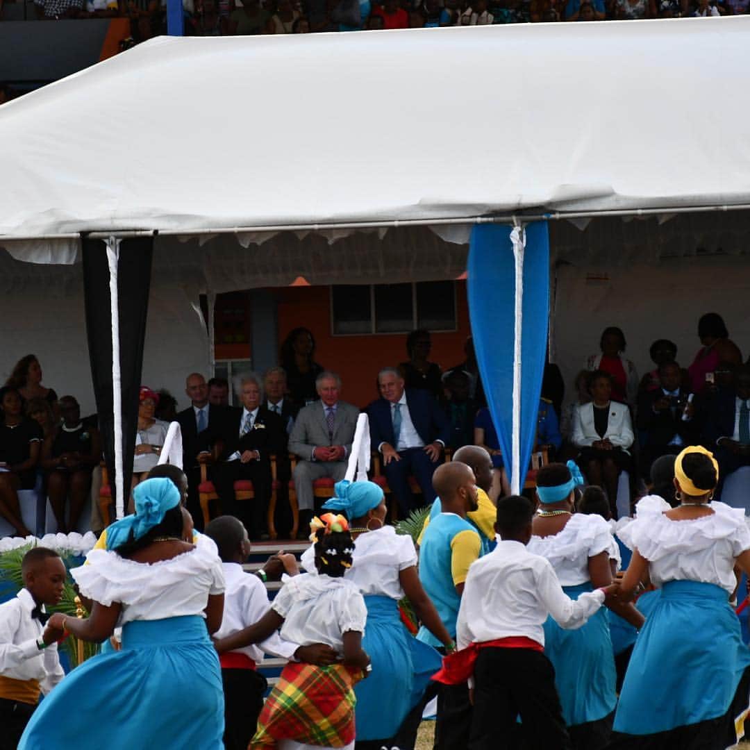 クラレンス邸さんのインスタグラム写真 - (クラレンス邸Instagram)「The Helen Folk Dancers perform under a setting sun in St Lucia today. #RoyalVisitStLucia 🇱🇨 Take a look at our Instagram story for more from The Prince of Wales’s visit, which celebrates 40 years of St. Lucia’s independence.」3月18日 13時48分 - clarencehouse