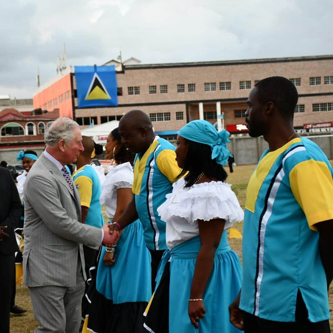 クラレンス邸さんのインスタグラム写真 - (クラレンス邸Instagram)「The Helen Folk Dancers perform under a setting sun in St Lucia today. #RoyalVisitStLucia 🇱🇨 Take a look at our Instagram story for more from The Prince of Wales’s visit, which celebrates 40 years of St. Lucia’s independence.」3月18日 13時48分 - clarencehouse