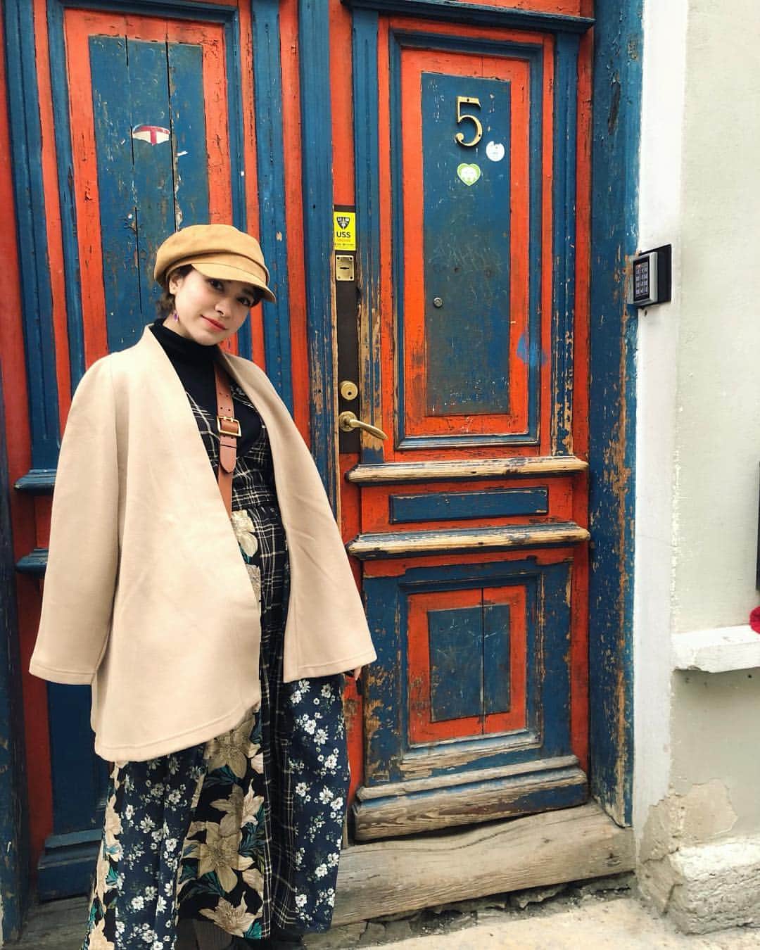 のインスタグラム：「帰国しました❤︎ #インフルエンサー #旅女子 #旅女 #旅行コーデ #旅したくなるフォト #asiangirls  #tokyogirl #旅行 #たびじょ #tripstagram #旅行好きな人と繋がりたい #旅好きな人と繋がりたい #旅行写真 #asiatrip #tripasia #traveloregon #travelphotography #vacation  #travelworld #ヨーロッパ旅行 #エストニア #世界遺産 #tallinn #tallinn_city #estonia #tripadvisor #travelgram #europe_pics #europe_gallery @tallinn_city @visitestonia #gucci @gucci」