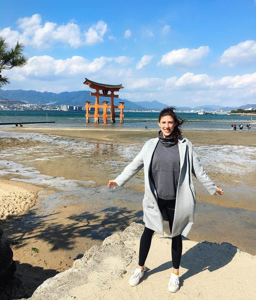 ケリー・ハーリーさんのインスタグラム写真 - (ケリー・ハーリーInstagram)「In my happiest of places (🇯🇵). Seriously. May never leave. 👋🏼」3月18日 14時00分 - thishurleygurrl