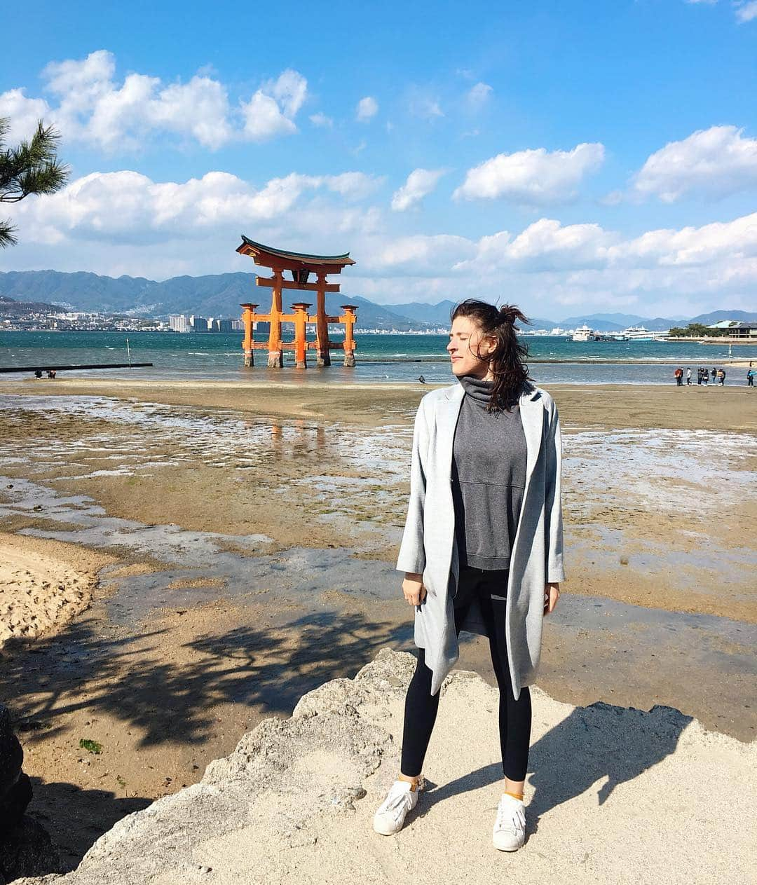 ケリー・ハーリーさんのインスタグラム写真 - (ケリー・ハーリーInstagram)「In my happiest of places (🇯🇵). Seriously. May never leave. 👋🏼」3月18日 14時00分 - thishurleygurrl