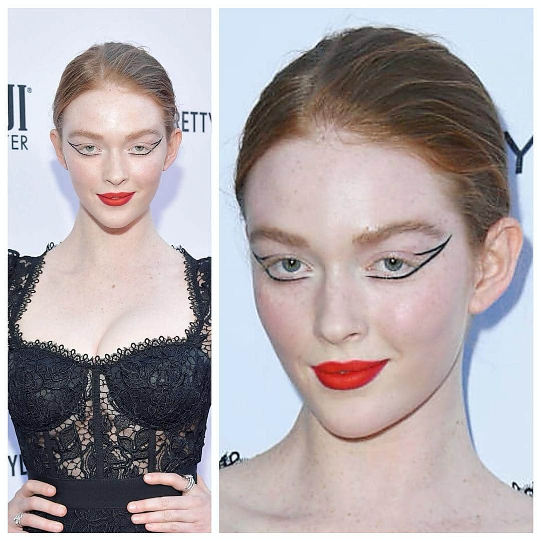 JO BAKERさんのインスタグラム写真 - (JO BAKERInstagram)「L A R S E N • T H O M P S O N 🇺🇸 Carved up cat eyes on #larsenthompson for LA Fashion Awards!! Tap for team!! Makeup by me #jobakermakeupartist 🔪🔪 #makeup #edge #sliced #nakedspace #cut #cateyes #sharp #redlips #redhead #freckles #carvery #eyeliner @dailyfrontrow #fashionawards LA」3月18日 23時41分 - missjobaker