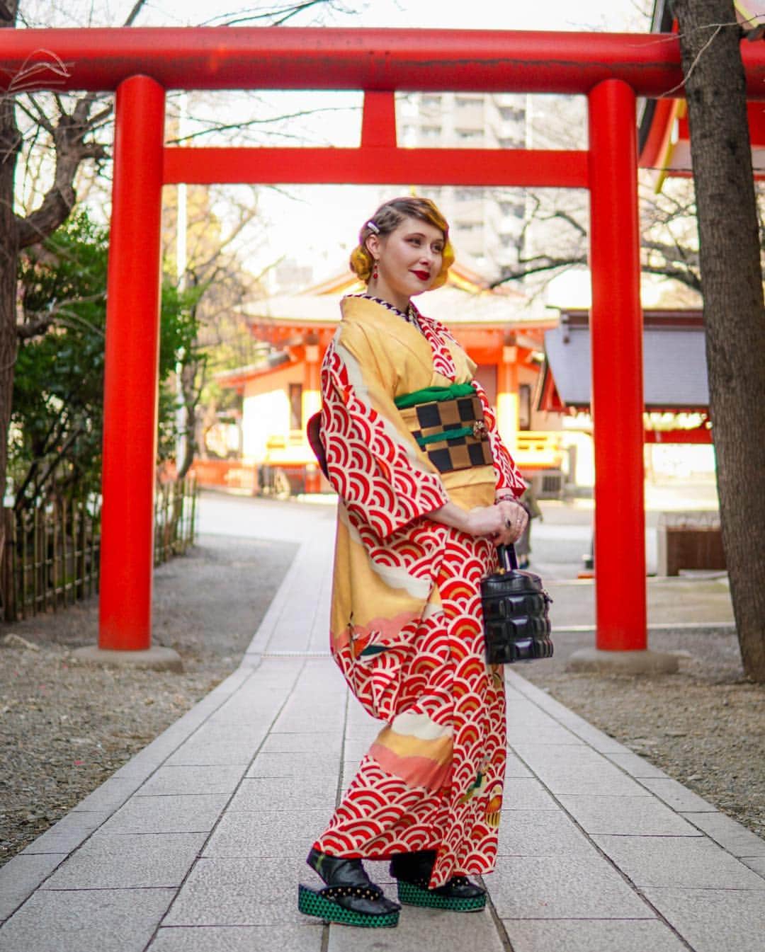 Anji SALZさんのインスタグラム写真 - (Anji SALZInstagram)「Are you also dressing up extra fancy for your birthday? 🥳😆 I usually wear a lot of casual kimono, so this was a great excuse for me to pull out a more formal kimono 👘💝💫 お誕生日コーデ🎉特別な日はお洒落にしたいよね。 普段着物ばかり着てる私に訪問着を箪笥から引っ張り出す理由になるわw😆💝🎉 Thank you for taking my outfit snaps @rinrindoll and for the fun time 🥰 #salztokyo #ootd」3月18日 23時45分 - salztokyo