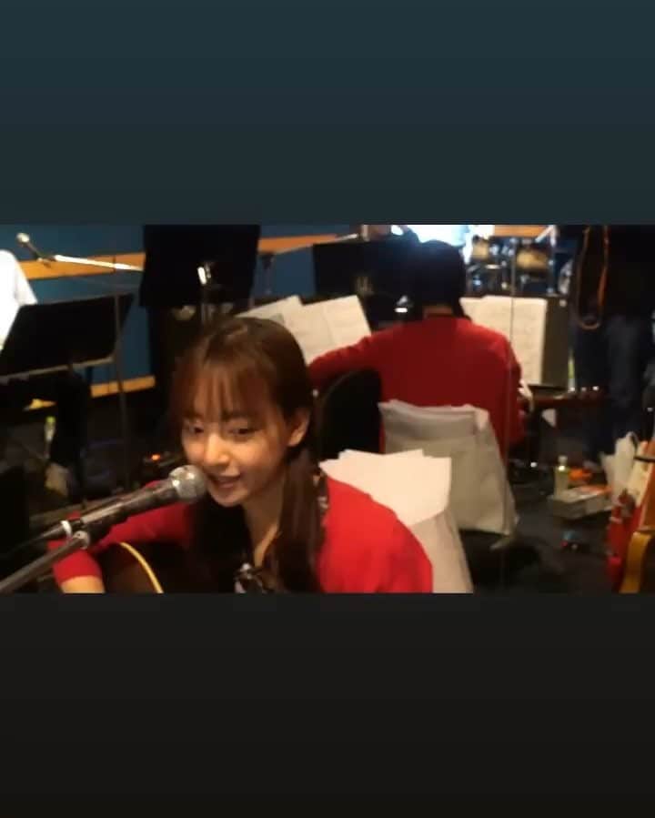 のインスタグラム：「. . リハーサル映像初公開❣️ . アコギ、ピアノとペダルスチールギター🎵 動画に音はありません！お楽しみ♡♡♡ .  #モエミバースデー まで 🌸あと16日🌸 . チケット発売中！ インスタプロフィール記載リンクから  #ブログ へ飛べます🎵 . 今日も更新したので 覗いてチェックしてね😉 . 楽しみすぎる🌈🌈🌈💓💓💓 .  #バースデーライブ . .  #アコギ #4月2日 #kiwa #ライブハウス #birthday #ライブ #live #スペシャル #誕生日 #当日 #ミュージシャン #天王洲 #acousticguitar #pedalsteel #guitar #piano #key #electricguitar #fender #telecaster #モエミーマーキュリー #ウェルカム #ぜひお越しください ❤️」