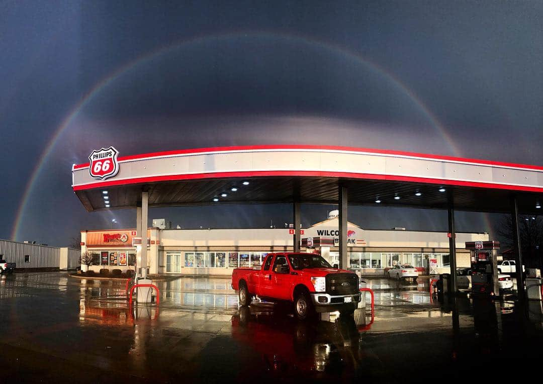 ニューヨーク・タイムズさんのインスタグラム写真 - (ニューヨーク・タイムズInstagram)「Rainbow. Palmyra, Missouri. While on the road, New York Times photographer Todd Heisler captured this #rainbow using a panorama stitch on an iPhone. Todd was on #nytassignment covering the first days of @betoorourke's 2020 U.S. presidential campaign. Follow @heislerphoto to see more photos from Todd's recent reporting trip.」3月19日 0時04分 - nytimes