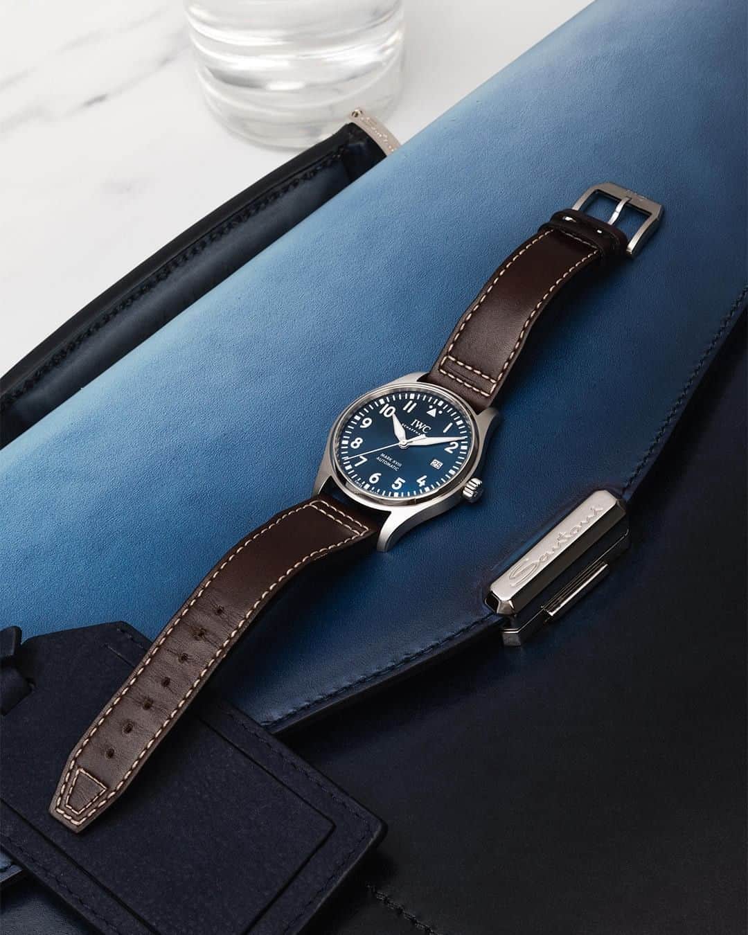 IWCさんのインスタグラム写真 - (IWCInstagram)「Nothing short of iconic. We took our cues from legendary aviator Antoine de Saint-Exupéry to craft the remarkably stylish Pilot’s Watch Mark XVIII Edition ‘Le Petit Prince.’ (Ref. IW327010) #IWCPilot」3月19日 0時15分 - iwcwatches