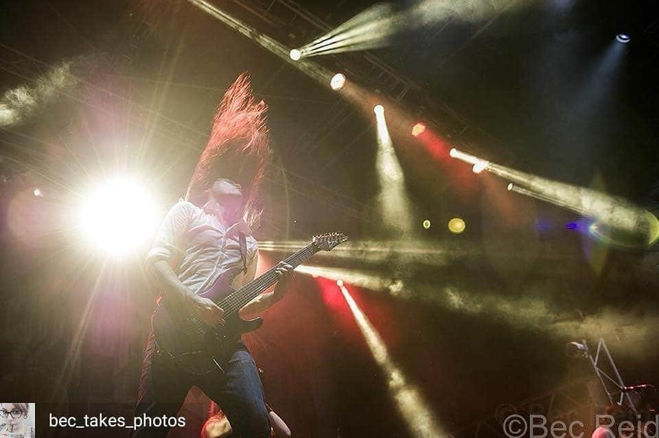 ハーマン・リさんのインスタグラム写真 - (ハーマン・リInstagram)「Can you guess what shampoo I use? 😅  #hermanli #longhair Reposted from @bec_takes_photos -  @dragonforcehq at #soundwave back in the day. . . . #dragonforce #ibanez  #Musicphotography #agameoftones #livemusicphotography #gig #music #live #nikonaustralia #InstaGood  #InstaPhoto  #PicOfTheDay  #PhotoOfTheDay  #Photogram  #Capture  #Photography  #Camera  #Composition  #Instadaily  #Igers #Instafocus  #IGworldclub  #Visuals  #Aesthetics  #ThroughTheLens  #onstage - #regrann」3月19日 0時29分 - hermanli