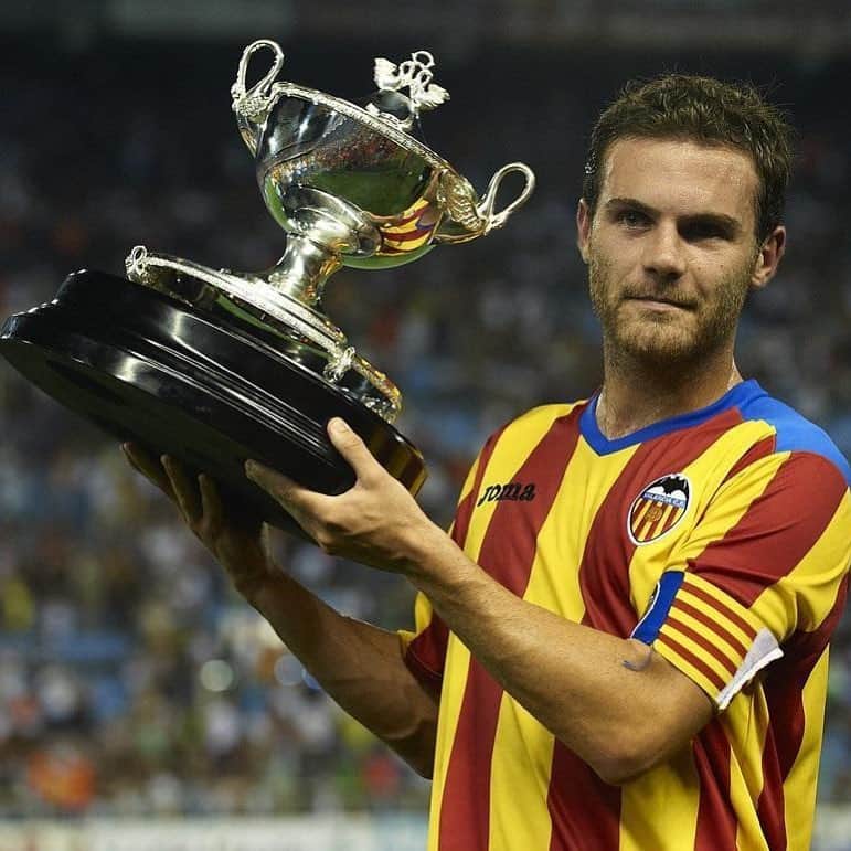 フアン・マタのインスタグラム：「Muchas gracias @valenciacf por haberme dejado ser parte de vuestra fantástica historia! Cuatro temporadas que nunca olvidaré. Un honor, un privilegio y muchos recuerdos. Feliz centenario valencianistas! 🦇💯 #VCFcentenari #Amunt」