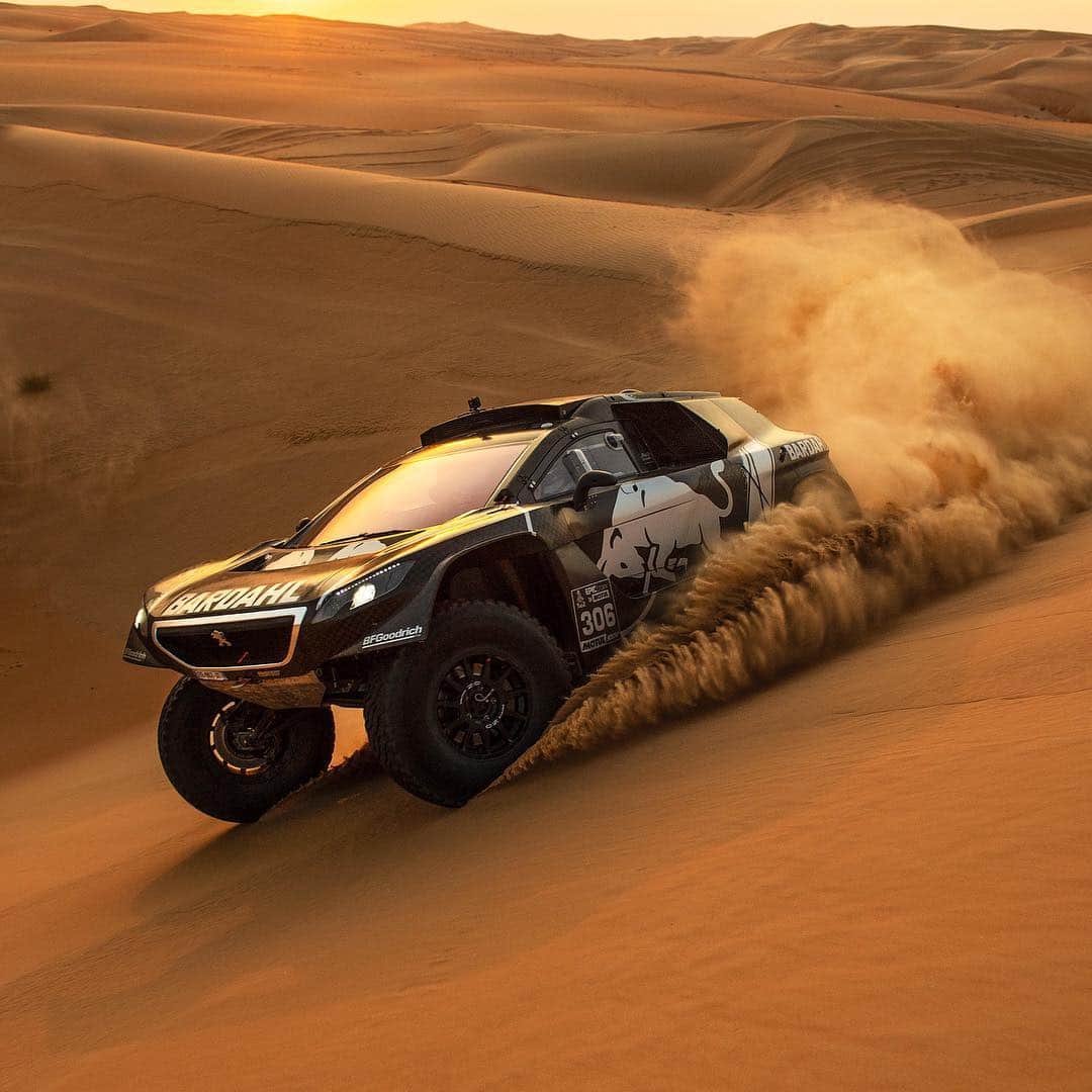 のインスタグラム：「Leave nothing but tire tracks. 🚘: @sebloebofficiel 📸: @naimchidiac @redbullmotorsports #dakar #rally #motorsports #desert #peugeot #sand #dunes #redbull」