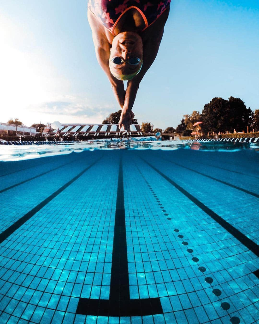 goproさんのインスタグラム写真 - (goproInstagram)「Photo of the Day: Dive into the week with calmness + attack like @ste_pozz + @fedeminotti_97. • Be the photographer your friends call for shoots. Save $50 today on a new #GoProHERO7 Black + start your free 30-day #GoProPlus trial. Tap the link in our bio to get started. • • • @GoProIT #GoProIT #GoPro #Swimming #Mondays」3月19日 0時46分 - gopro