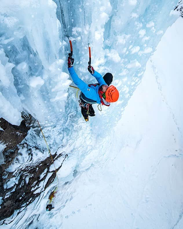 ミレーさんのインスタグラム写真 - (ミレーInstagram)「Kandersteg vibes 📷 @marcinciepielewski  #kandersteg #iceclimbing #ice #icefall #cascadedeglace #mountaineering #mountaineer #mountains #mountain #alpinisme #alpinism #alpinismo」3月19日 1時06分 - millet_mountain