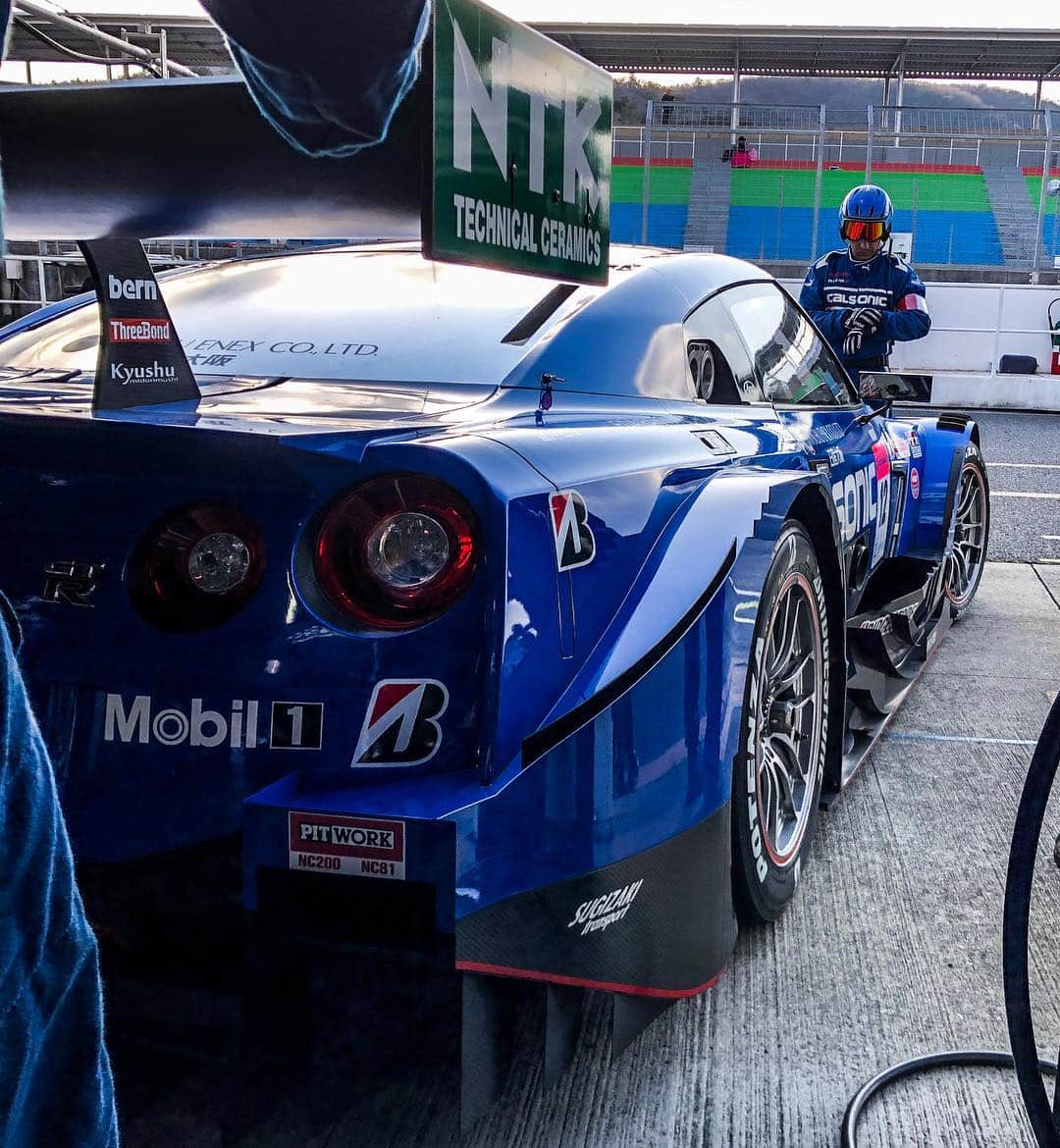 ジェームズ・ロシターのインスタグラム：「P1 in every test so far this year. Great team work! Thank you to all the mechanics and engineers at Team Impul for making our car so fast! One more test before we go racing! 🤘🏼」