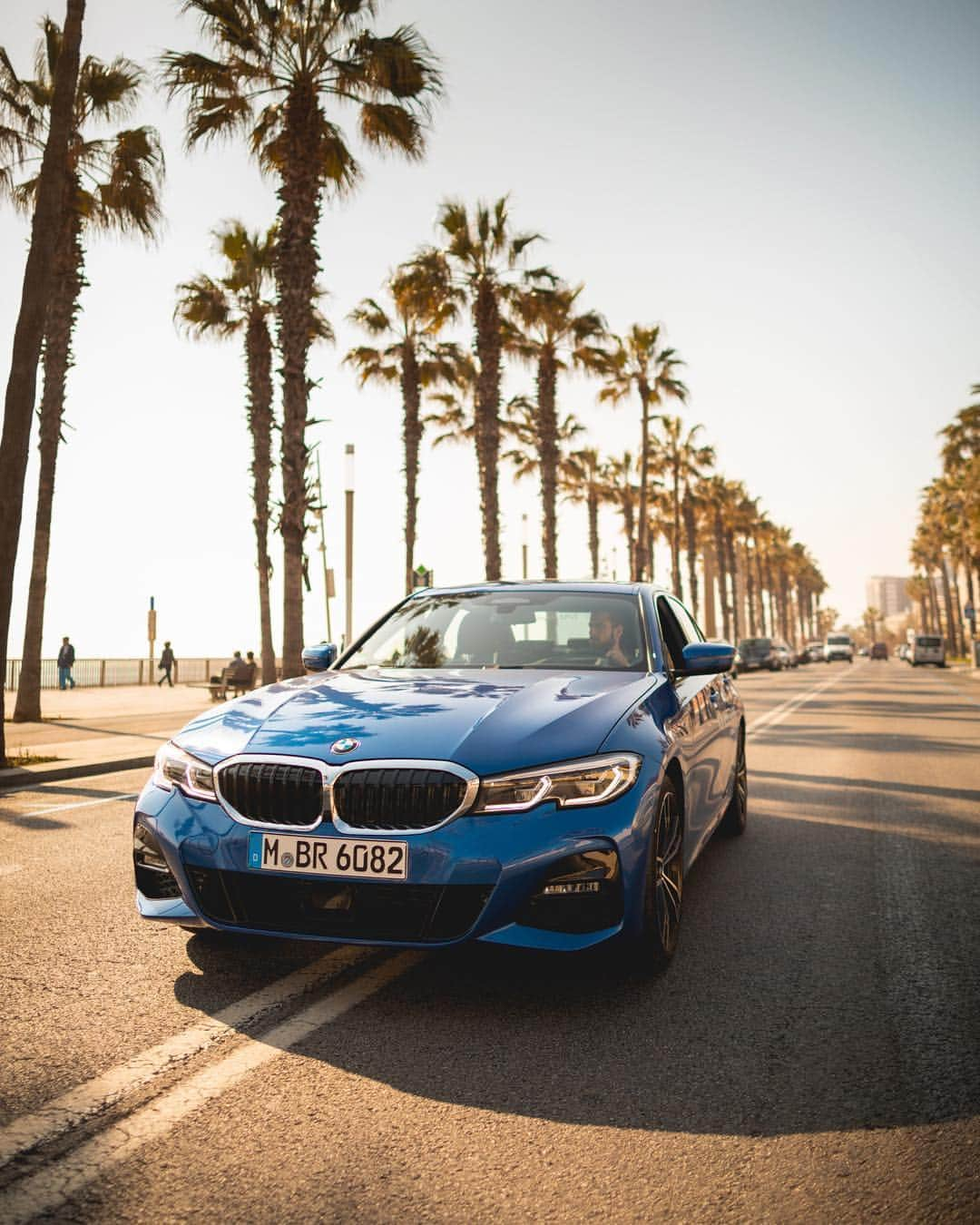 BMWさんのインスタグラム写真 - (BMWInstagram)「Mediterranean vibes on the charming roads of #Barcelona.  The all-new BMW 3 Series Sedan. #BMW #3Series」3月19日 1時01分 - bmw