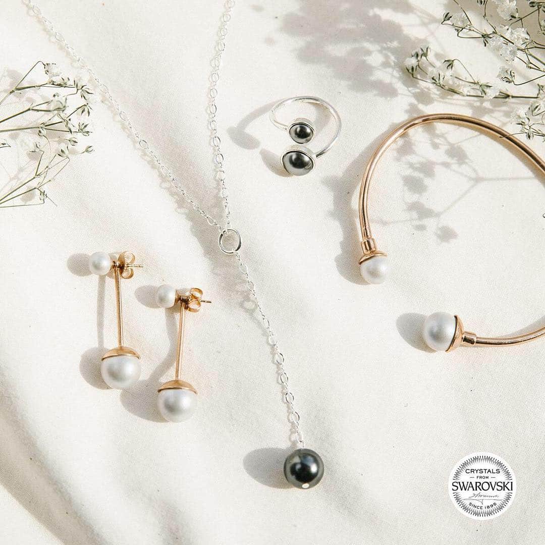 のインスタグラム：「Your favorite pearly whites just got a whole new vibe. 💁‍♀️ Tap to shop the Sea Sultry Collection ☀️」