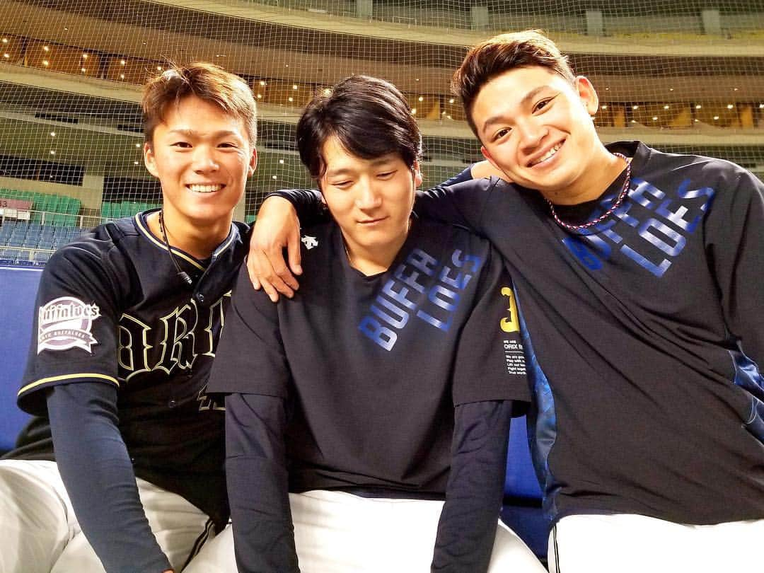 オリックス・バファローズさんのインスタグラム写真 - (オリックス・バファローズInstagram)「#山本由伸 #小林慶祐 #榊原翼 #仲良し #同期入団 #小林選手 #愛されキャラ #優しさの塊 #ピッチャー練習 #BeAggressive #超攻撃型 #Bs2019 #buffaloes #baseball #ORIX #プロ野球」3月18日 16時29分 - orix_buffaloes