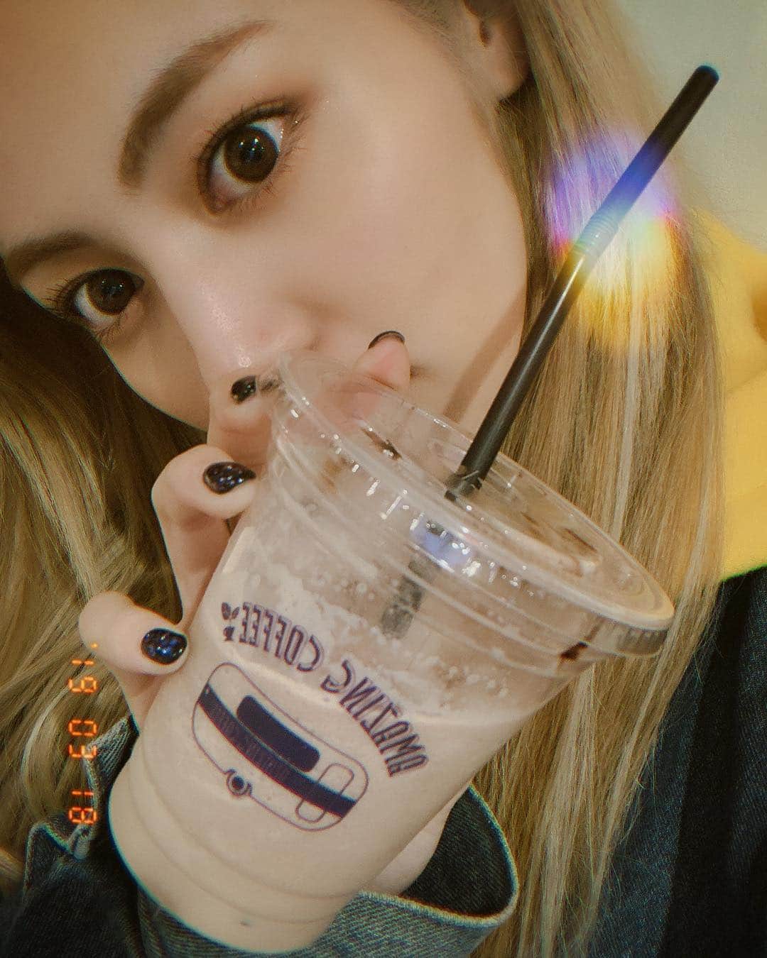 楓さんのインスタグラム写真 - (楓Instagram)「初めての シャリシャリチョコモーモー🐄🍫 うまし。  #amazingcoffee」3月18日 16時44分 - kaede_