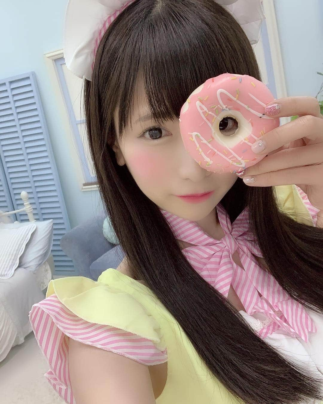 もえのあずきさんのインスタグラム写真 - (もえのあずきInstagram)「どーなつ🍩🍩🍩 #ドーナツ#もえあず#もえきゅんっ♡」3月18日 16時54分 - moeazukitty