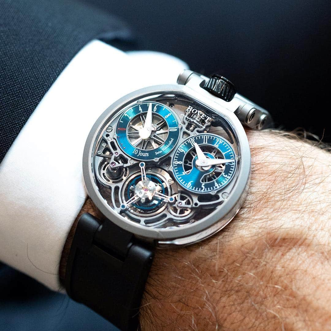 サザビーズさんのインスタグラム写真 - (サザビーズInstagram)「An exceptional limited edition skeletonized #wristwatch made in collaboration with Italian #designer #Pininfarina with an extremely refined 10-day-power-reserve #tourbillon movement comprising 524 parts, this #Bovet #titanium watch one of the lightest #timepieces ever made. Made in a limited edition of 86 only, this lot bears no. 01/86, making it a must have for any #watchcollector or #design aficionado.  On view in our #Dubai #gallery in the #DIFC ahead of an auction on 24 March. (OttantaSei Pininfarina, reference TPINS004-01, est. $40,000-60,000). Follow @sothebyswatches for more highlights.  #SothebysWatches #WatchoftheDay #WatchesofInstagram」3月18日 17時05分 - sothebys