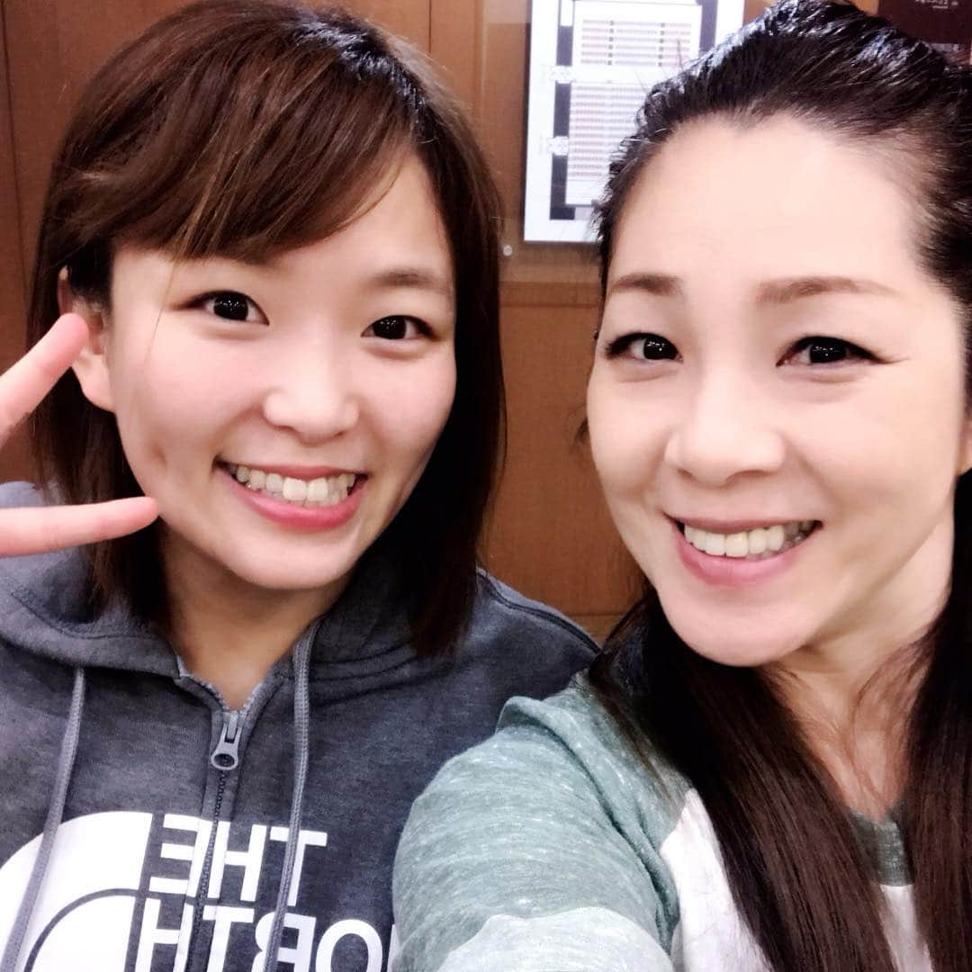 井上貴子さんのインスタグラム写真 - (井上貴子Instagram)「熊本の試合の パートナー昨日アップしたよね。  そして敵とも撮ったどぉ！  きょんぴー（井上京子選手） といとちゃん（伊藤薫選手） とSareee選手^ ^  敵はディアナ軍団。 ノリノリのSareeeには またしても振り回されて（笑）  目がクルクルまわってしまった。  笑笑  Happyで^ ^  #井上貴子  #LLPWX #女子プロレスラー #ゴルフ #熊本 #井上京子 #伊藤薫 #Sareee #女子プロレス」3月18日 16時59分 - takaco_inoue