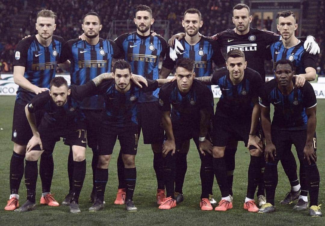のインスタグラム：「⚫️🔵」
