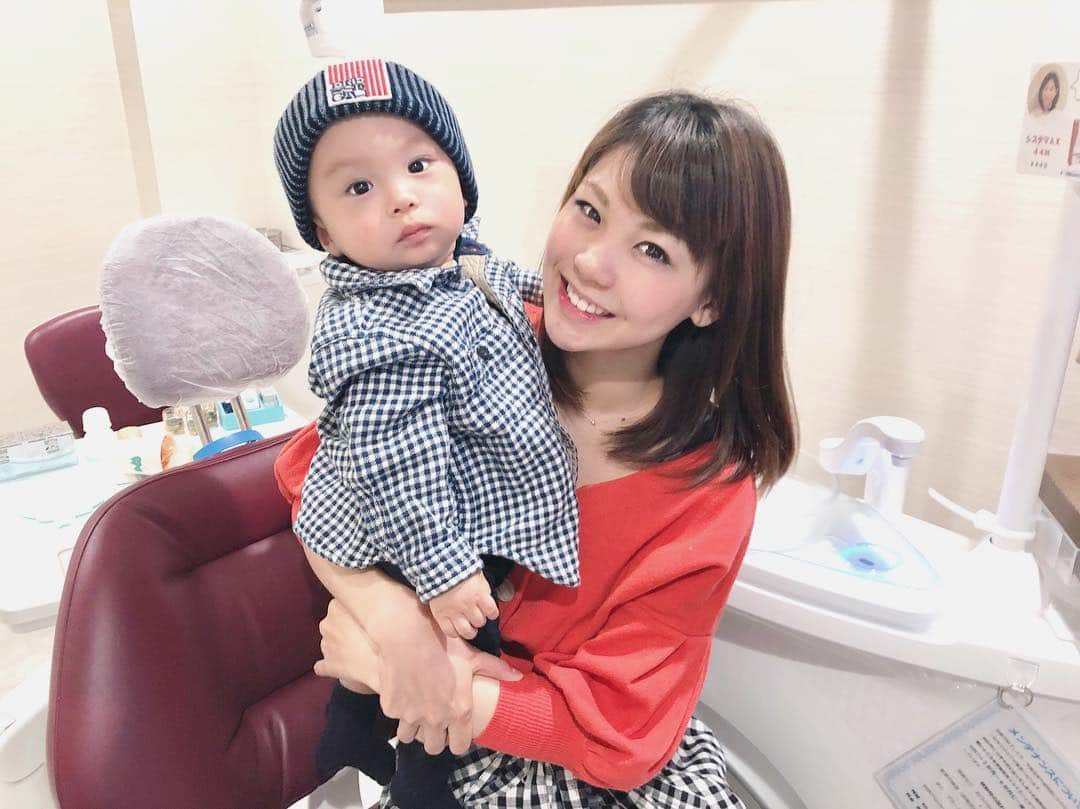 のインスタグラム：「👼💕 ・ #ブランデンタルケアクリニック  @burandentarukea で 歯の #ホワイトニング 😁✨ ・ 今回も息子ちゃんは綺麗なお姉さんに カッコつけて良い子でした💗笑 ・ 歯のトーンも明るくなって 自信持って笑えそう😍 ほんと歯って大事だよね🦷✨ ・ #ホワイトニング #歯医者 #学芸大学 #クリーニング」