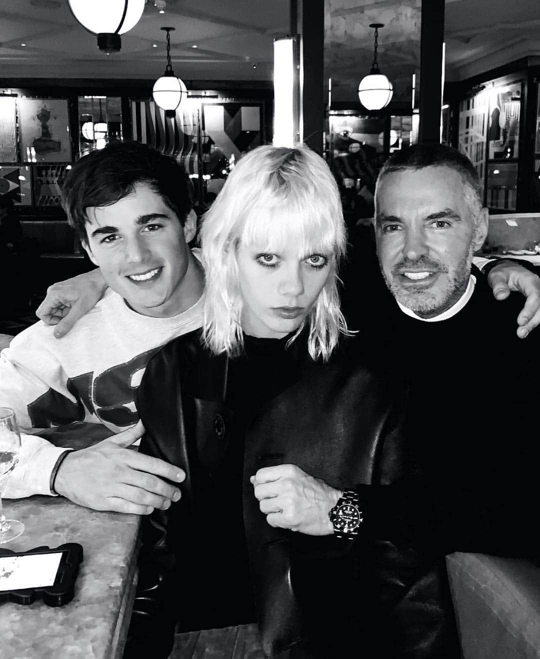 マリヤン・ジョンクマンのインスタグラム：「NIGHT OUT⚡️💘 @dsquared2 @pietroboselli」