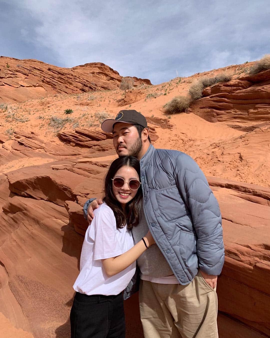 キム・ギバンのインスタグラム：「. 너무나 좋았던 여행.. 희가 원하는 키차이.. 지형지물을 이용하지 않는 한.. 다시태어나도 안될 듯..미안🤣 . #천생연분 #희바라기방」