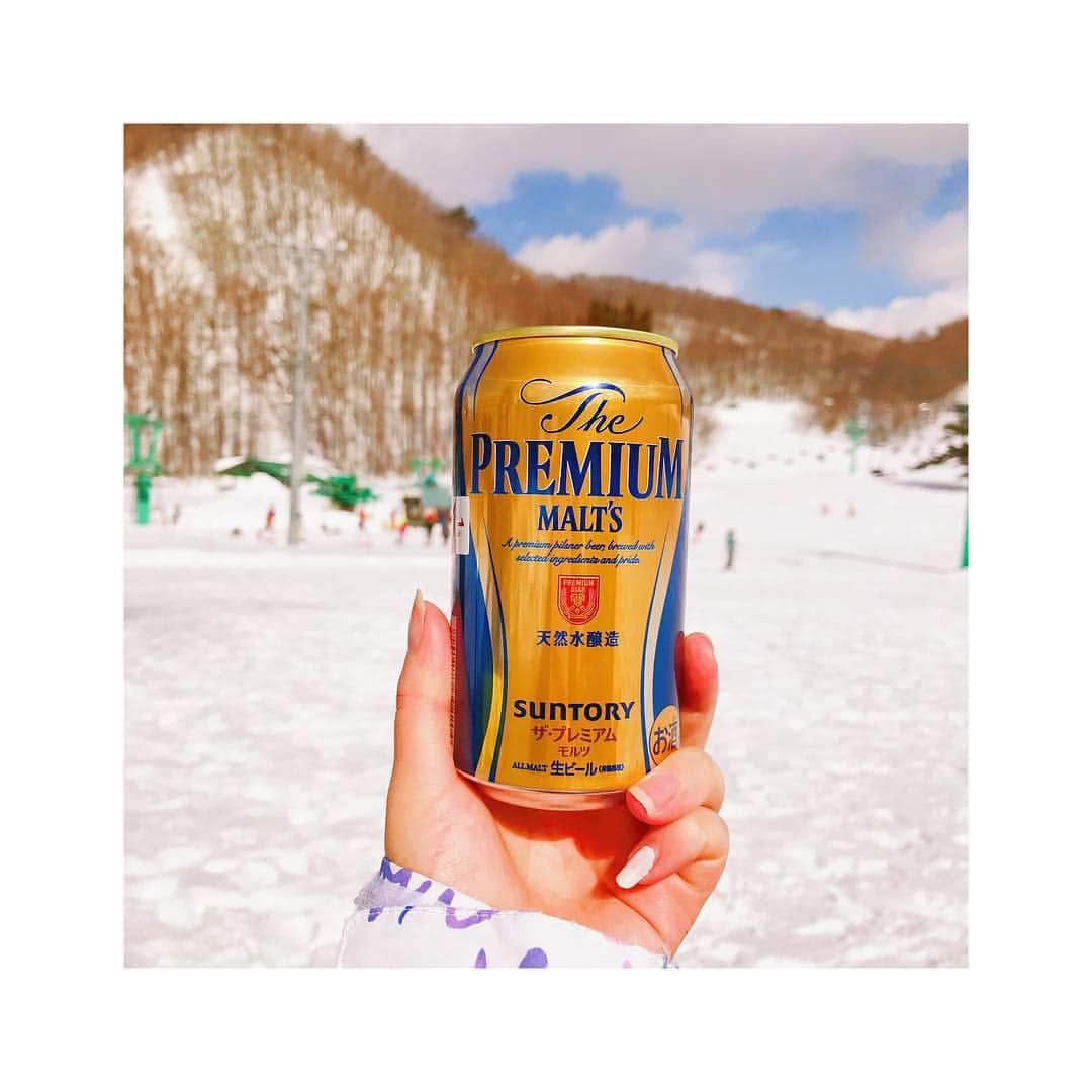 希咲智美のインスタグラム：「雪山で飲むお酒はサイコーに気持ちイイ。」