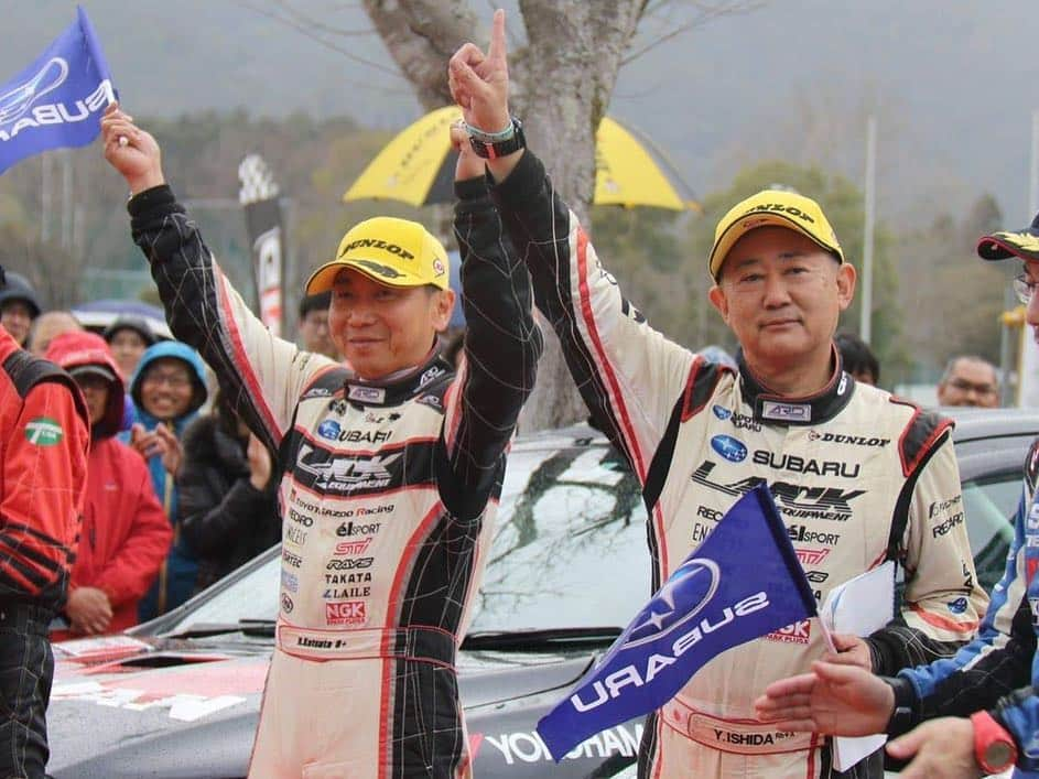 勝田貴元さんのインスタグラム写真 - (勝田貴元Instagram)「Congrats dad and Ishida-san! They won overall in JRC Rd2 Shinshiro Rally! What a nice birthday for me!😌 昨日の全日本ラリー第2戦の新城ラリーで、父とコドライバーの石田さんが総合優勝！ 勝手ながら僕にとって良い誕生日になりました！ まぁ寿一さんの動画いわく本当は誕生日忘れてたらしいけどね🤪(後程動画投稿します) 親父さん、石田さんおめでとう㊗️✨👏 #新城ラリー #新城ラリー2019」3月18日 17時52分 - takamotokatsuta