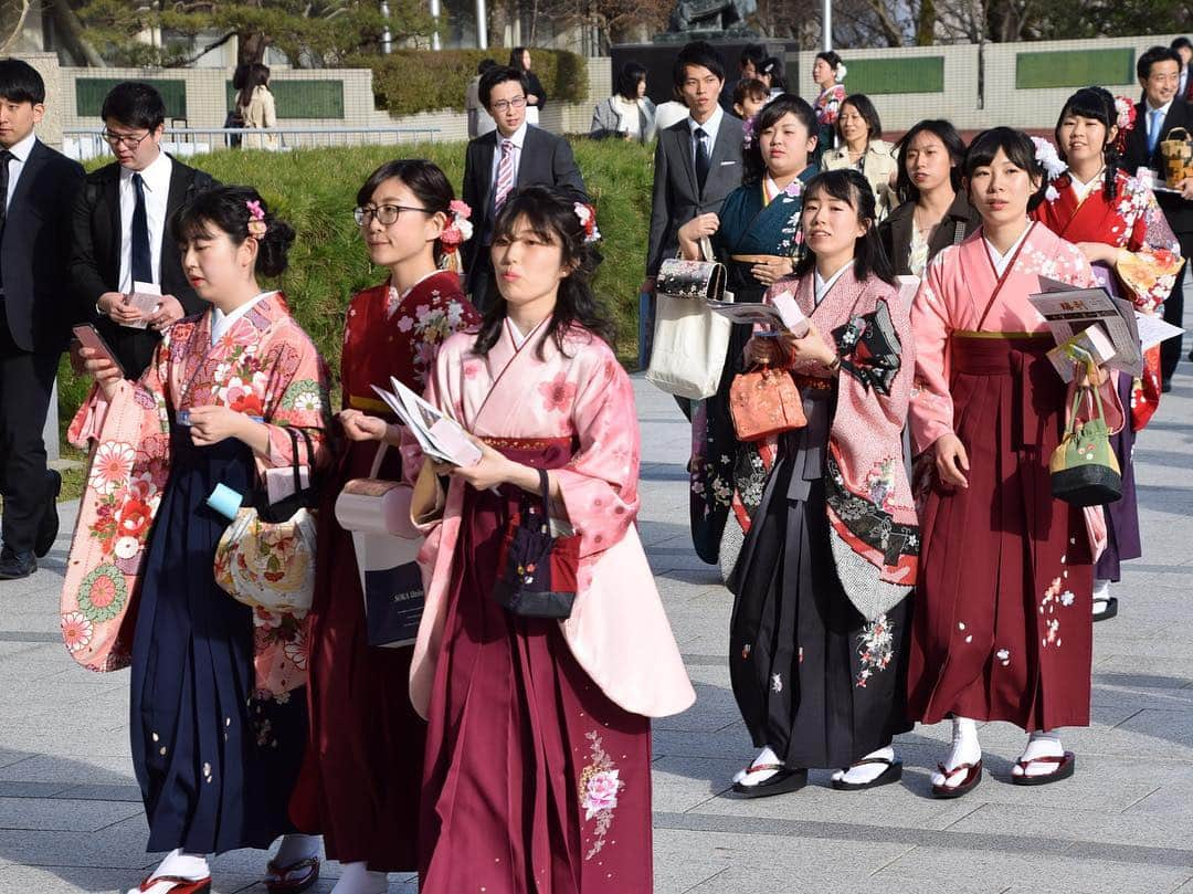 Soka Universityさんのインスタグラム写真 - (Soka UniversityInstagram)「Soka University 45th Graduation  創価大学第45回卒業式 #discoversoka #sodaigram #創価大学 #students #学生 #campus #キャンパス #hachioji #八王子 #tokyo #東京 #university #大学 #graduation #卒業式」3月18日 18時07分 - sokauniversity