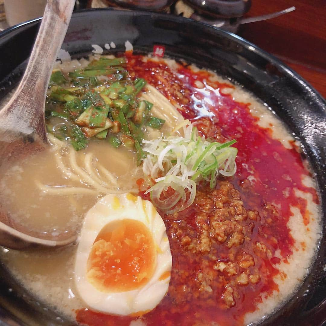 加藤美祐さんのインスタグラム写真 - (加藤美祐Instagram)「ラーメン🍜 担々麺選びがち😌💭 たまぁ〜の！幸せ😌  #らーめん #ラーメン #ラーメン大好き #担々麺 #🍜」3月18日 18時07分 - muwkato