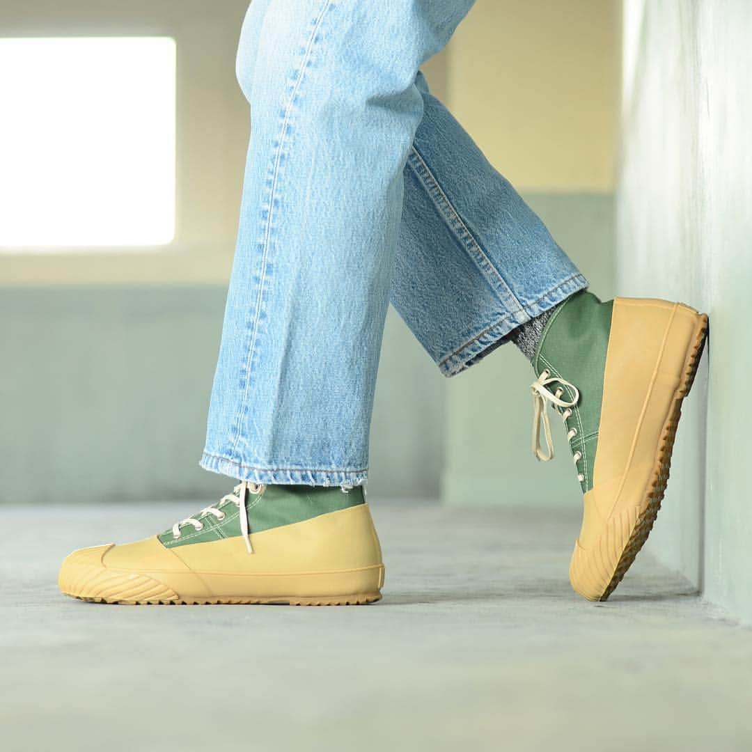 MOONSTARのインスタグラム：「ALWEATHER C Limited Color “GREEN” . ALWEATHER Cに販売店舗を限定したカラーが登場します。追加生産なしの300足限定です。詳しくはプロフィール欄WebサイトのNEWSをご覧ください。 . 〈取扱店舗〉 北海道 FAbULOUS @fabulous_sapporo  北海道 CALIFORNIA HARVEST @california_harvest  福島 CHANTILLY-2F @chantilly2f  東京 tokyobike @tokyobike_jp  神奈川 アマテラス鎌倉 @amateraskamakura  千葉 shiro @shiro_shiro_  埼玉 ソコノワ @sokonowa  群馬 mischief 新潟 Rafie @rafie311  富山 Anastasia 長野 ICHI cafe @ichicafe_  岐阜 HOOD 静岡 NEST @nestyaidu  愛知 Panio @panio2014  愛知 eclectic @eclectic_sato  京都 mumokuteki goods&wears @mumokutekigoods  京都 Crouka @crouka1953  鳥取 nabika 島根 HAUS @haus_matsue  岡山 ENN @enn.ushimado  広島 pop grumpy @popgrumpy  山口 アケミ屋 @akemiya_japan  香川 GooMix 福岡 うなぎの寝床 @unaginonedoko_shop  長崎 LONG TABLE 熊本 GREENROOMS @green_rooms  大分 Re-sew @resew_oita  #moonstar #finevulcanized #alweatherc #madeinkurume」