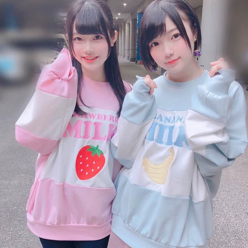 小越春花さんのインスタグラム写真 - (小越春花Instagram)「こちらが、みりとのつーチョット📸 ばななみるくと、いちごみるくは、なかよしこよし🍓🍌💗 #山崎美里衣#小越春花#🍓#🍌#🍼#💗#双子コーデ#仲良し#大好き」3月18日 18時18分 - haruka_2525_ngt48